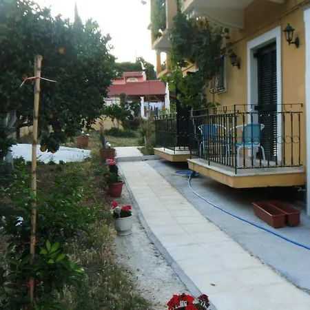Niki Apartment *